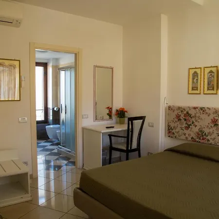 Camollia Suites Guest house *